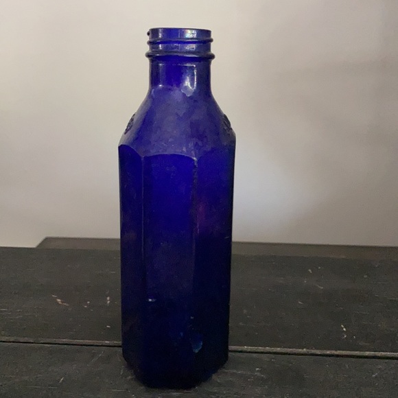 Vintage SQUIBB oval octagon shaped bottle. - Picture 4 of 11